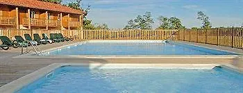 Hotel Madame Vacances - Du Golf D'armagnac Eauze